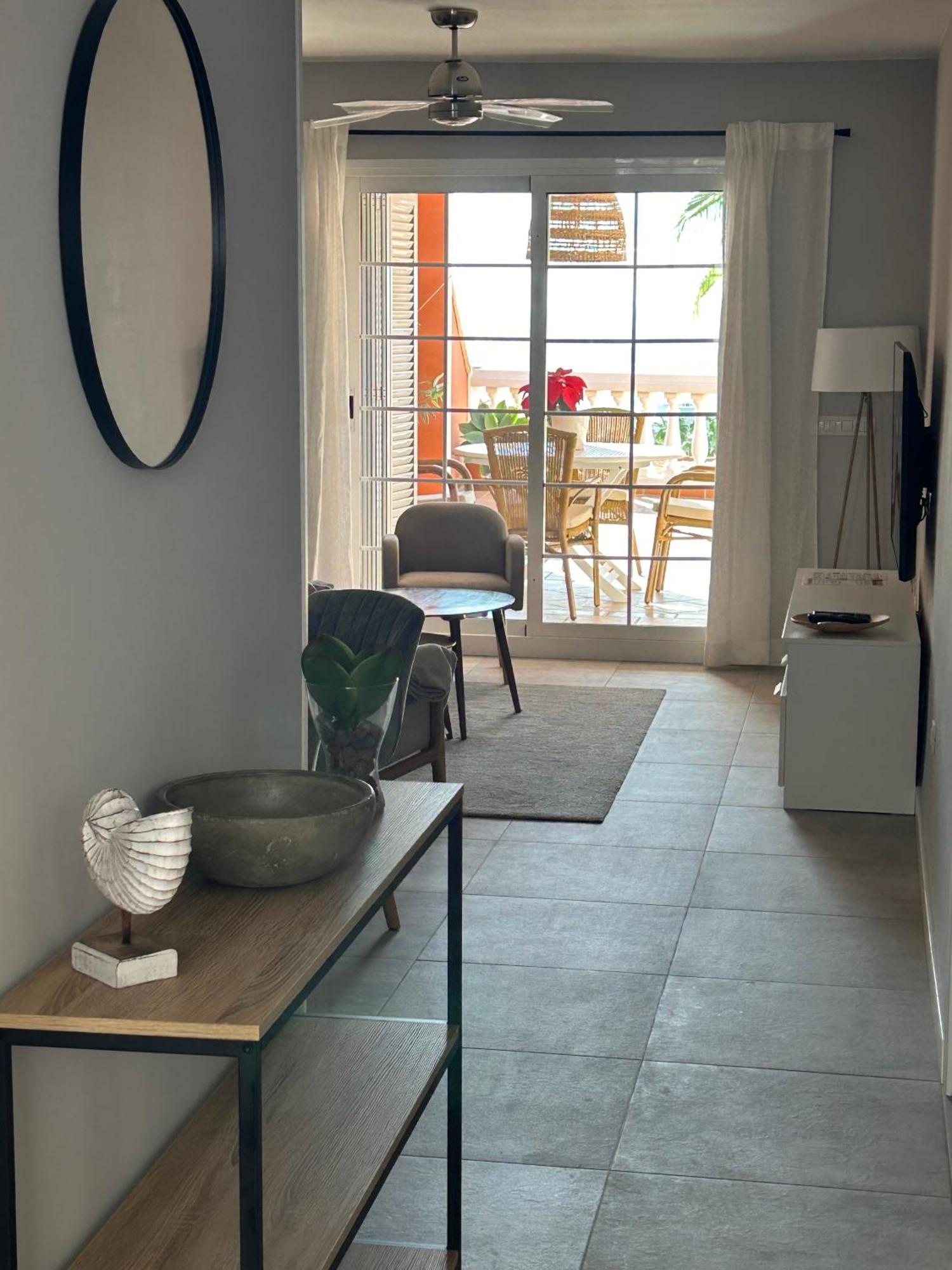 Playa Del Duque-Amazing Views 2 Bedroom Адехе Екстериор снимка
