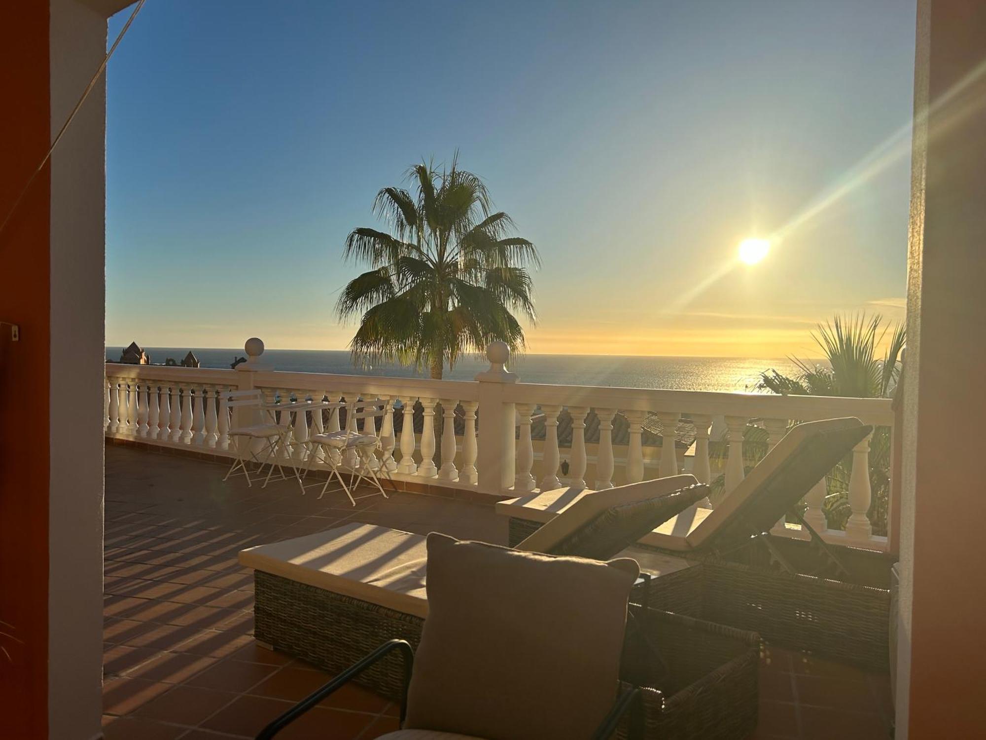 Playa Del Duque-Amazing Views 2 Bedroom Адехе Екстериор снимка