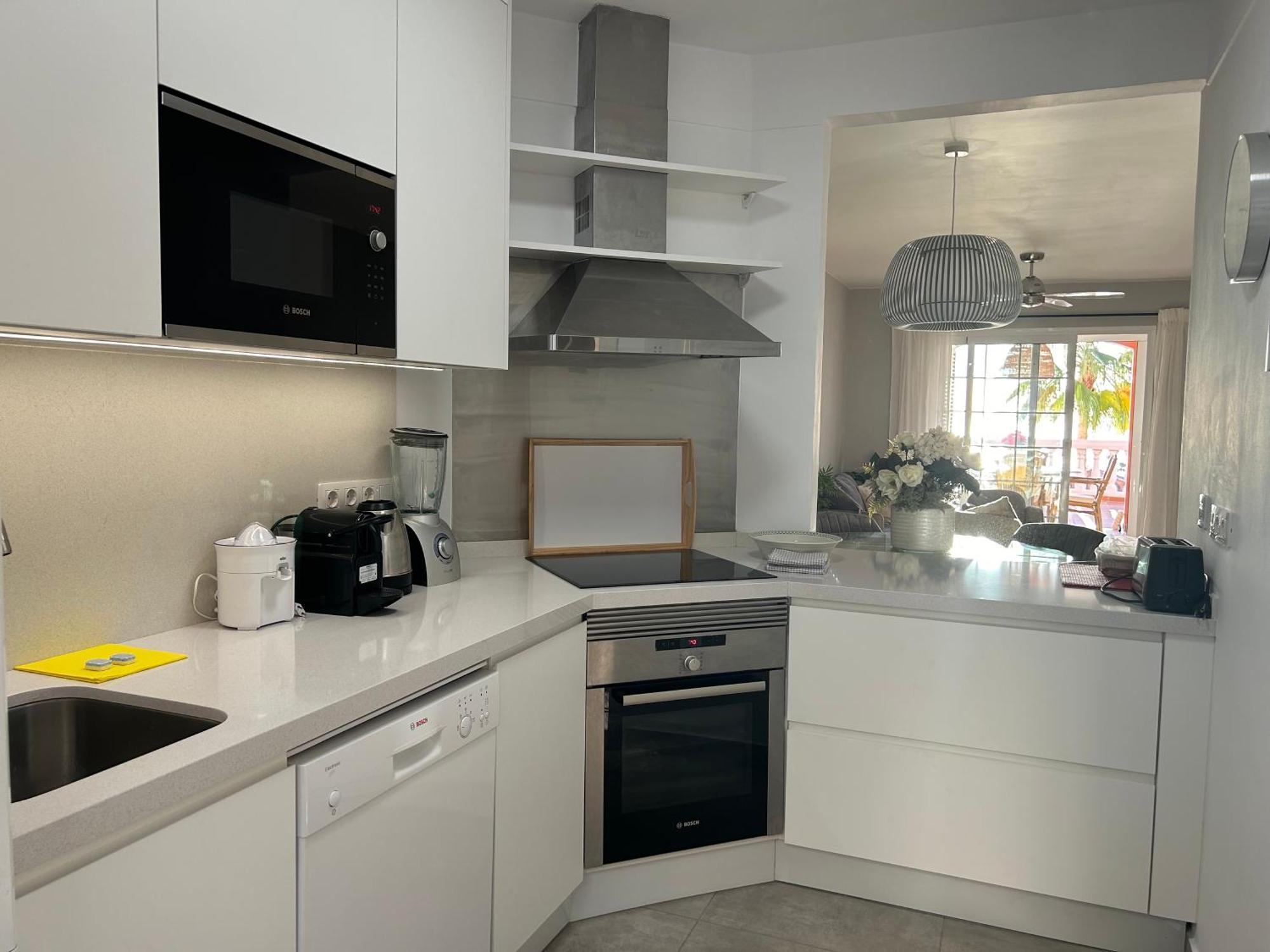 Playa Del Duque-Amazing Views 2 Bedroom Адехе Екстериор снимка