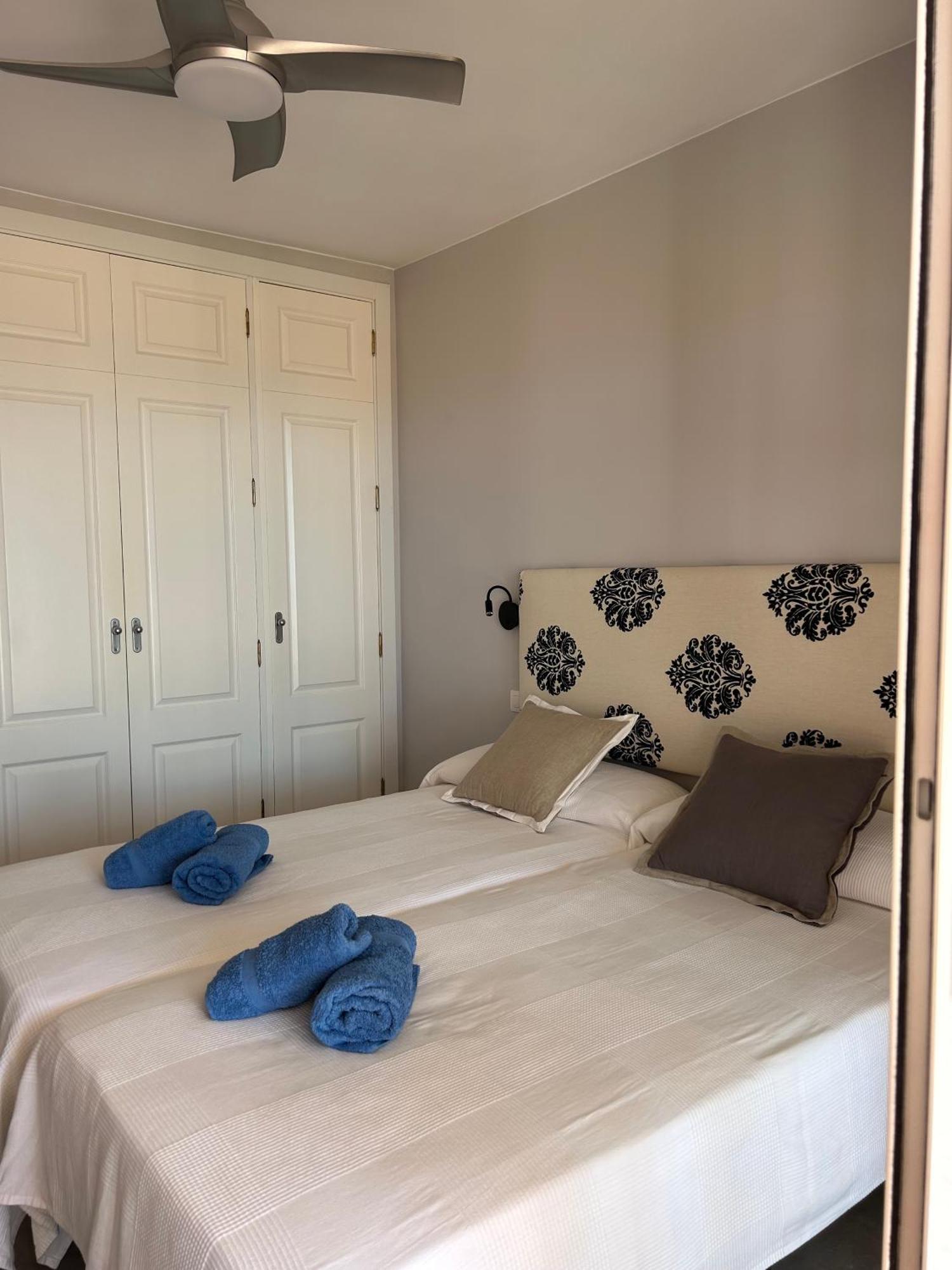 Playa Del Duque-Amazing Views 2 Bedroom Адехе Екстериор снимка