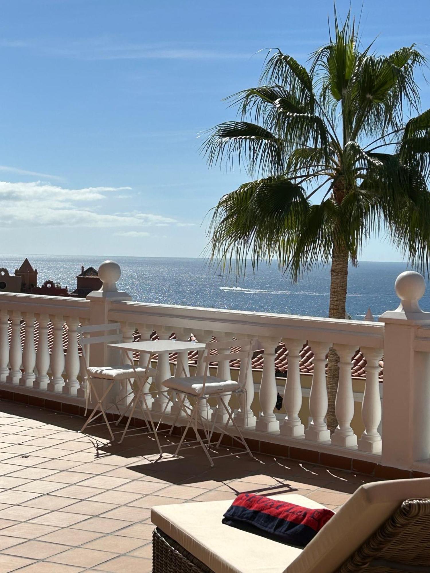 Playa Del Duque-Amazing Views 2 Bedroom Адехе Екстериор снимка