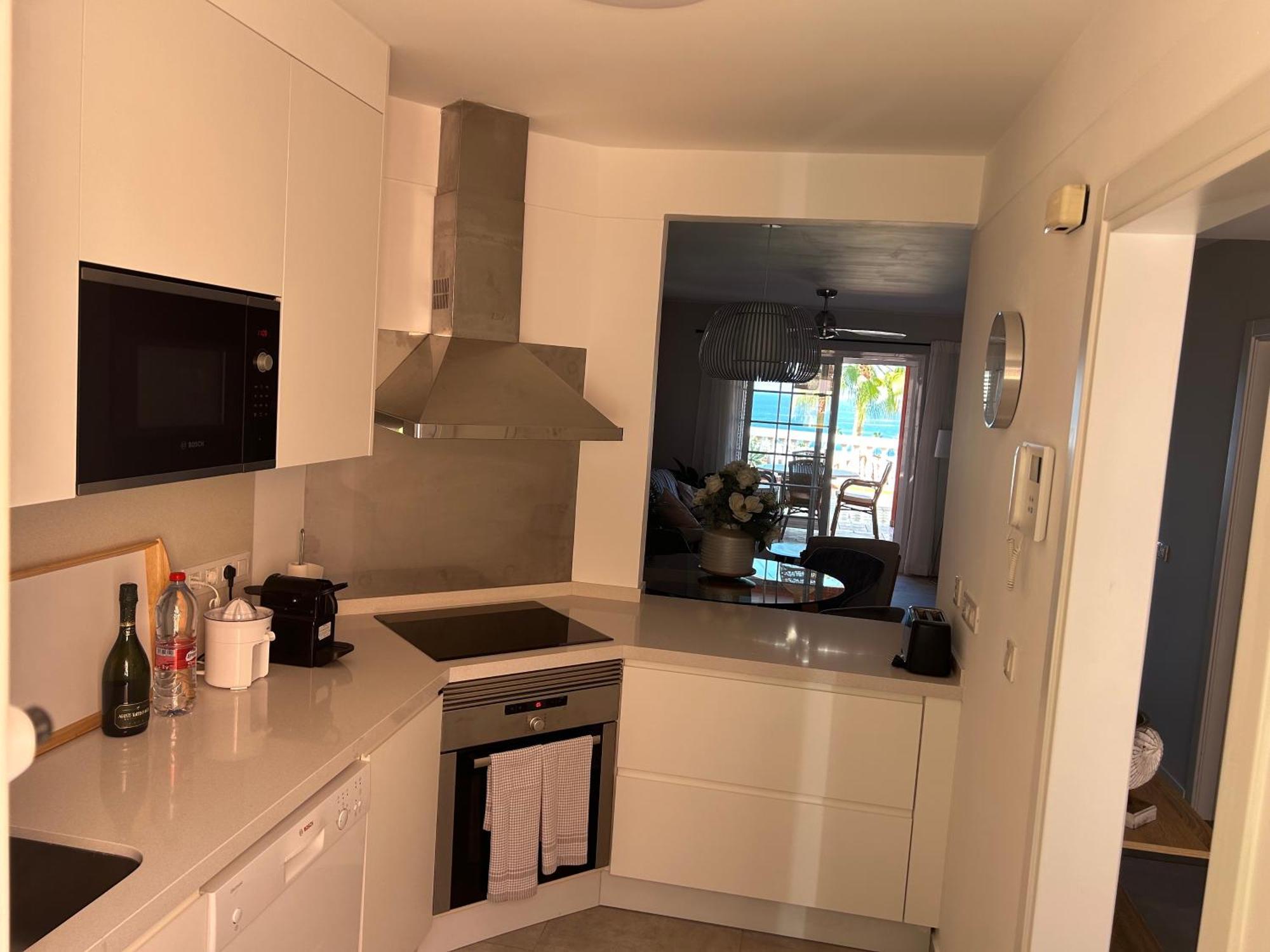 Playa Del Duque-Amazing Views 2 Bedroom Адехе Екстериор снимка