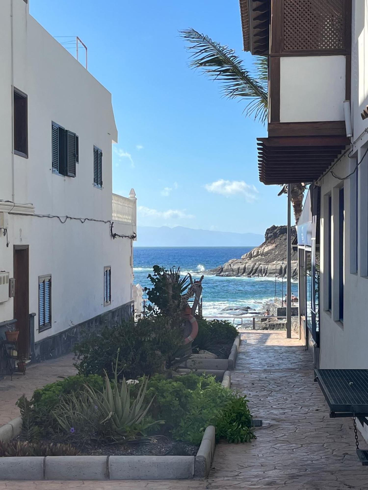 Playa Del Duque-Amazing Views 2 Bedroom Адехе Екстериор снимка