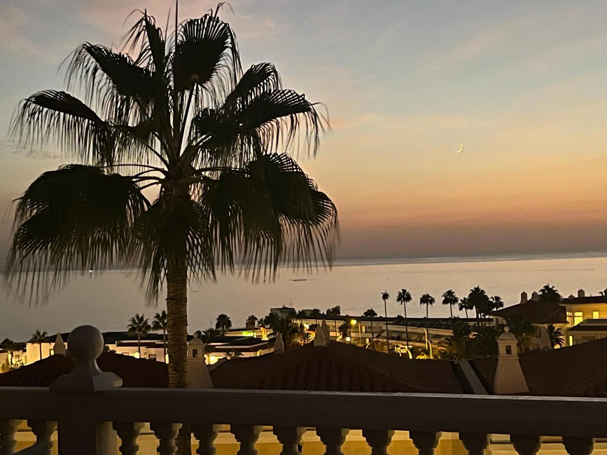 Playa Del Duque-Amazing Views 2 Bedroom Адехе Екстериор снимка