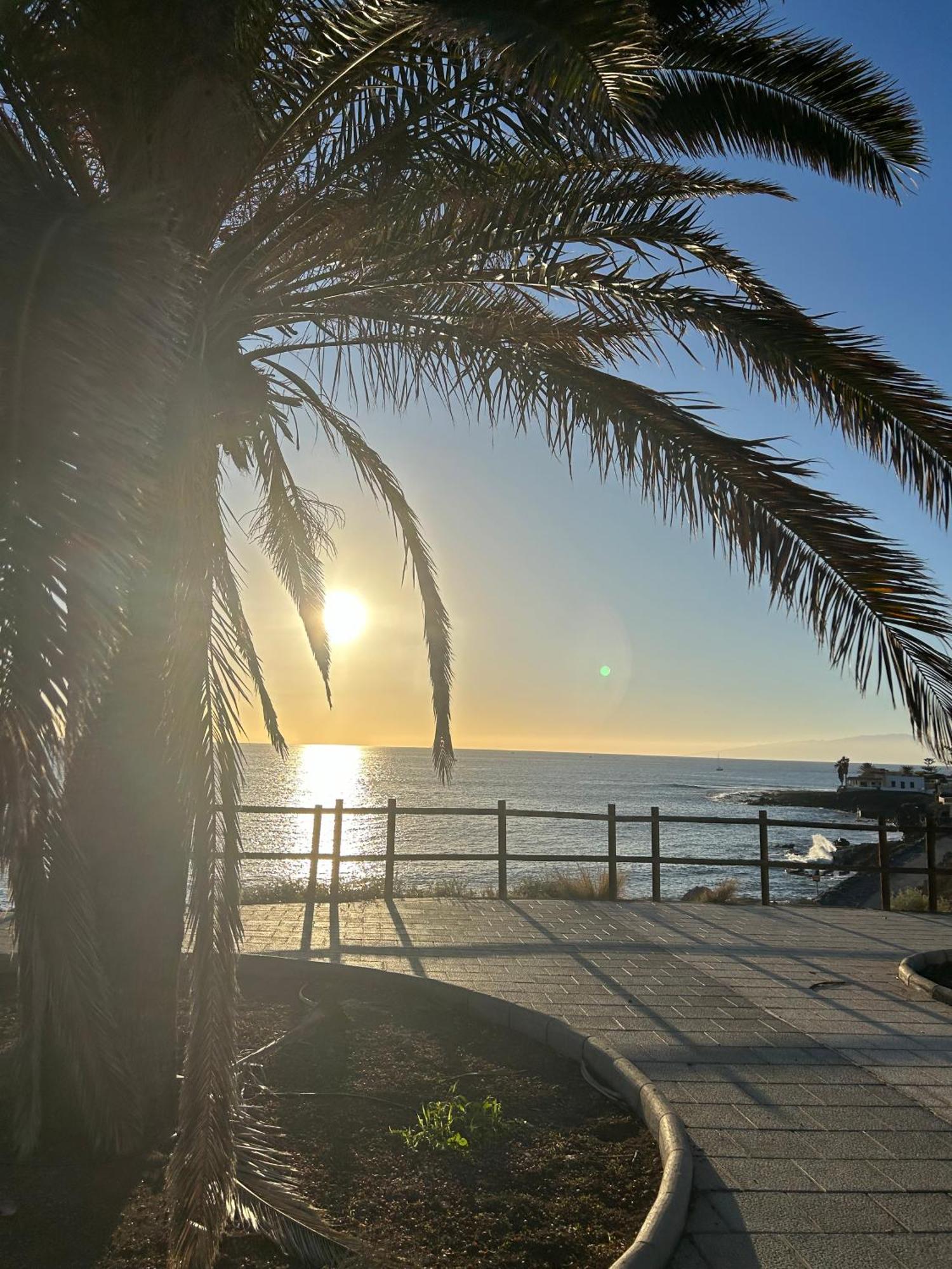 Playa Del Duque-Amazing Views 2 Bedroom Адехе Екстериор снимка