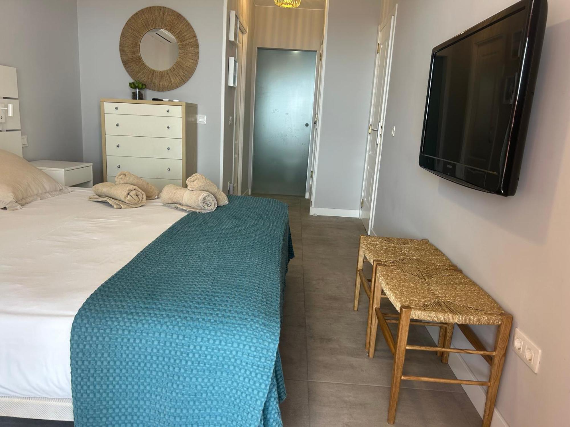 Playa Del Duque-Amazing Views 2 Bedroom Адехе Екстериор снимка