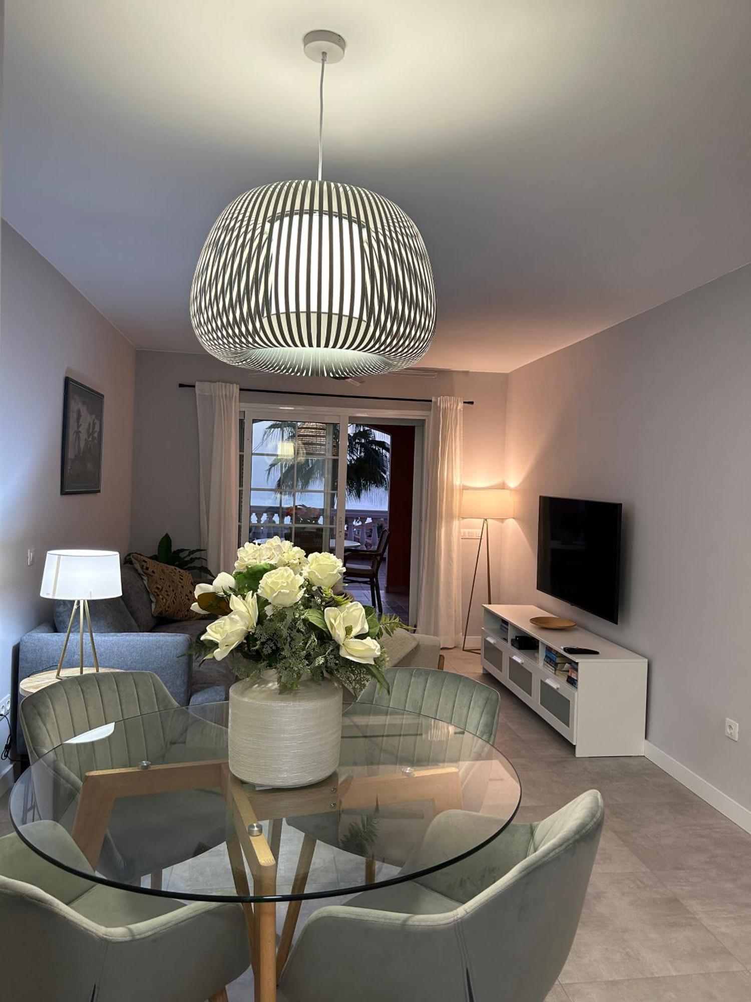 Playa Del Duque-Amazing Views 2 Bedroom Адехе Екстериор снимка